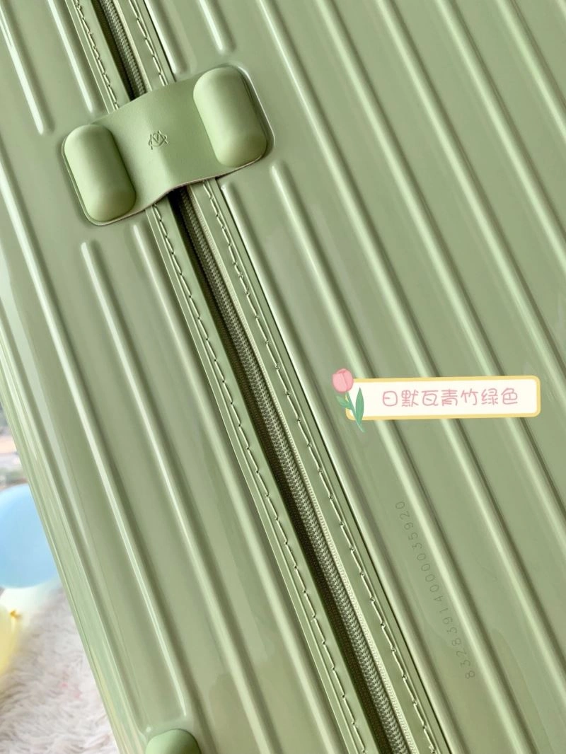 Rimowa Suitcase Stylish 69367