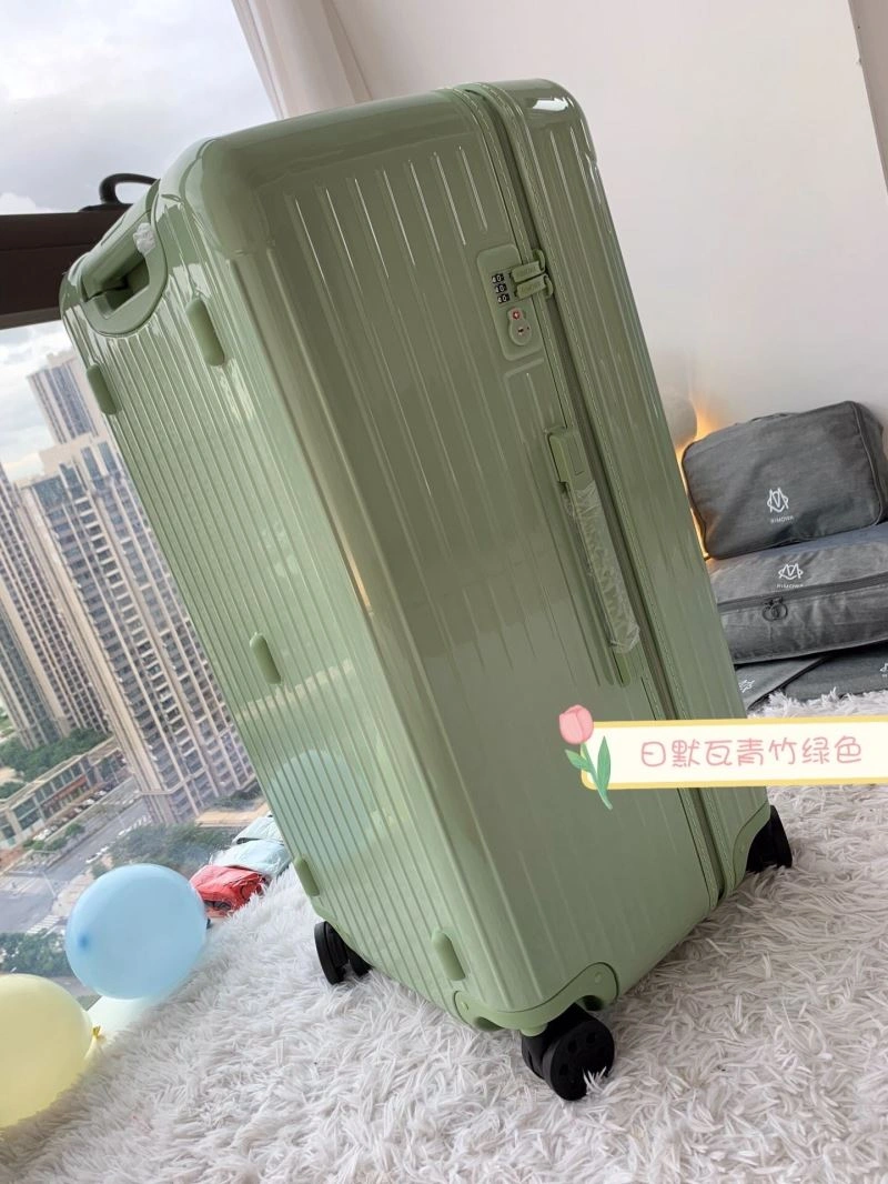 Rimowa Suitcase Stylish 69367