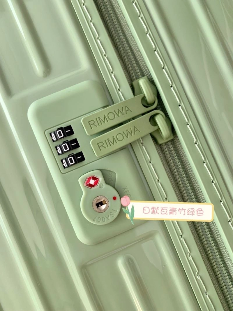 Rimowa Suitcase Stylish 69367