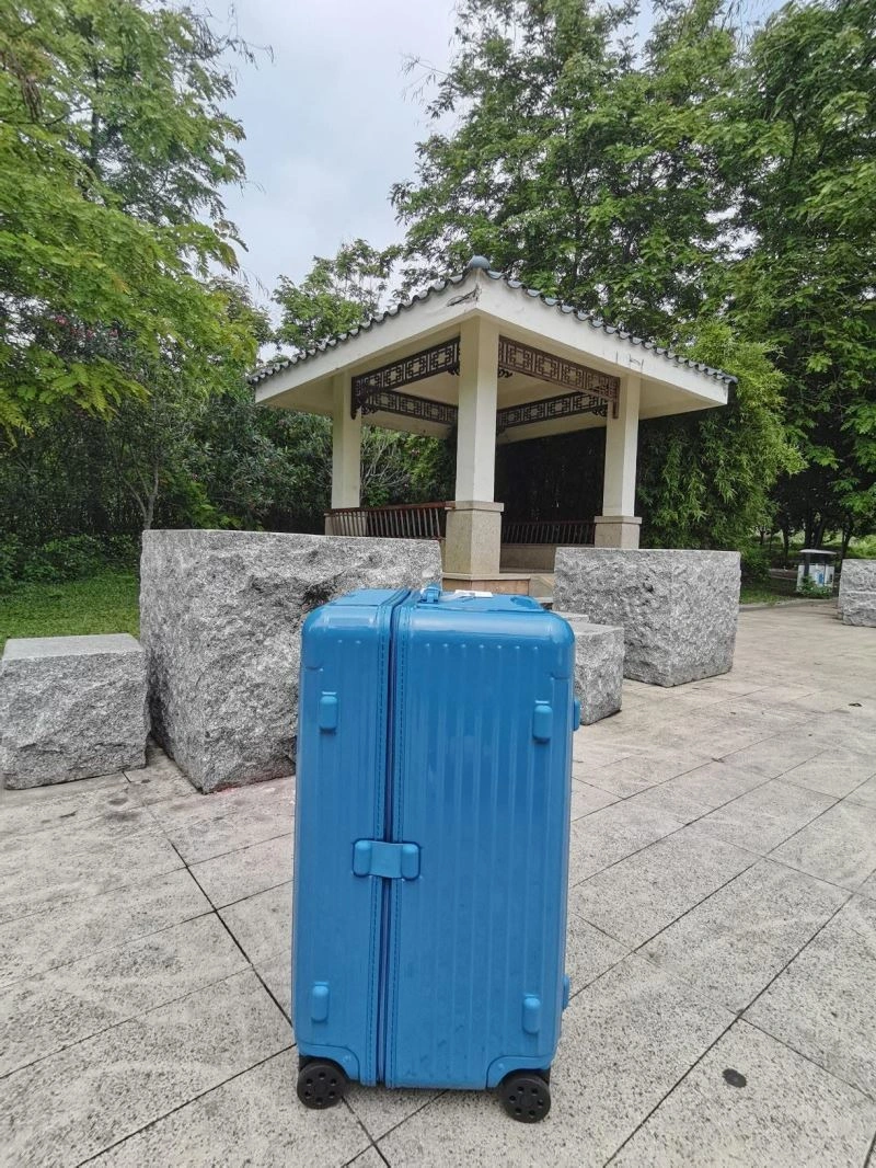 DailyWear Rimowa Suitcase 69361