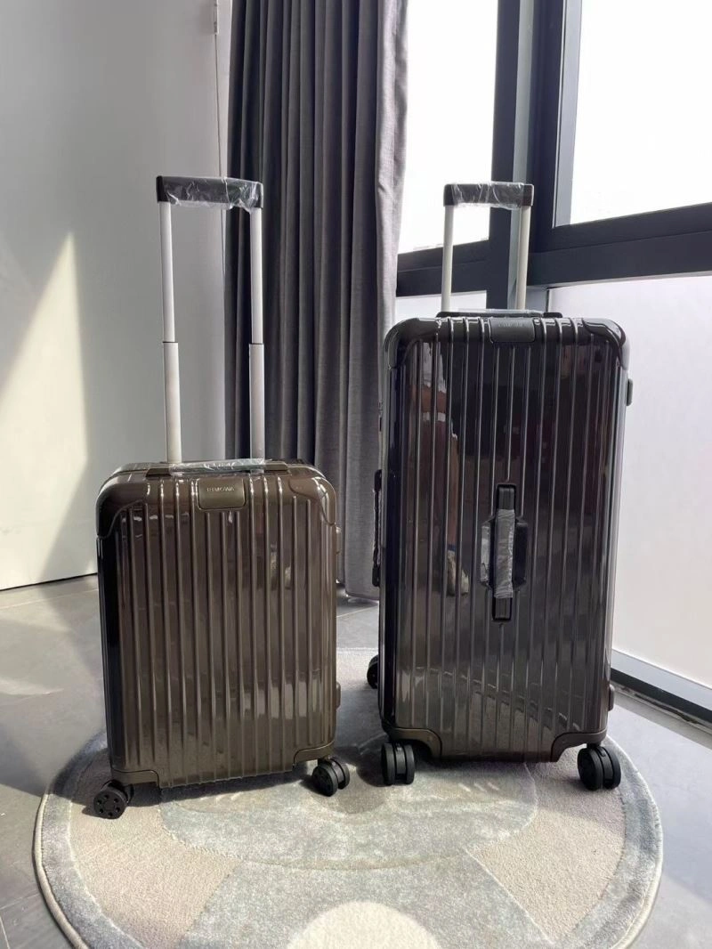 WrinkleFree Rimowa Suitcase 69398