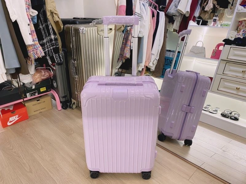 Rimowa Suitcase Timeless 69354