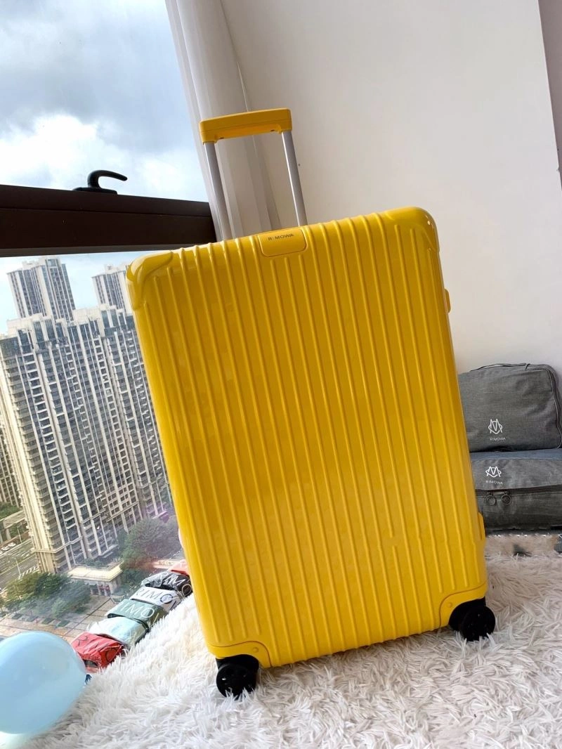 Elegant Rimowa Suitcase 69394
