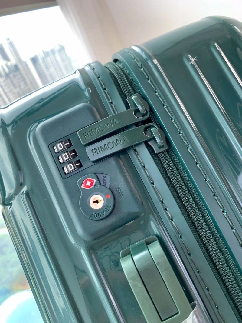 Rimowa Suitcase MoistureWicking 69348