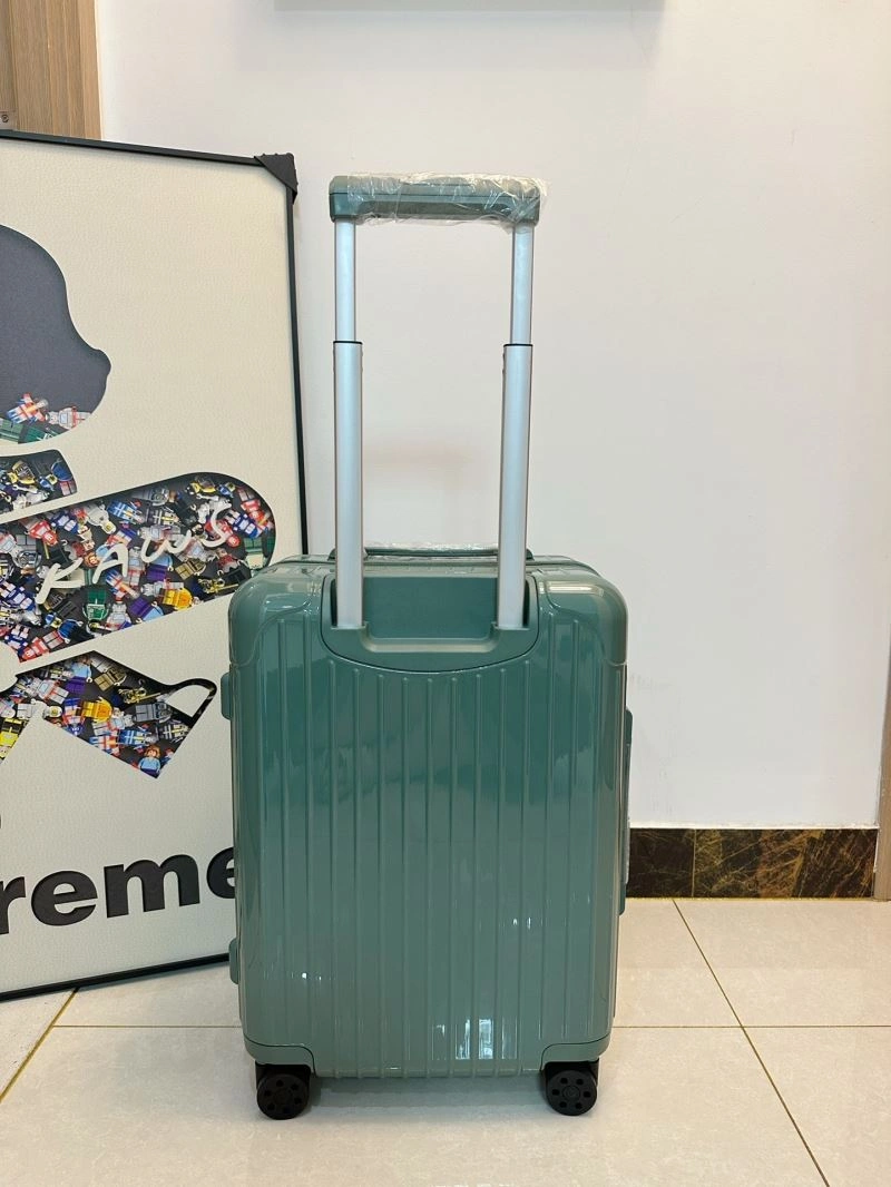 SmoothTexture Rimowa Suitcase 69349