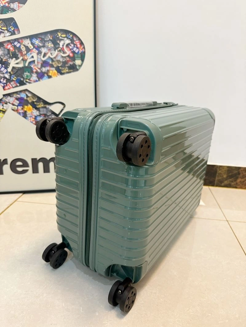 SmoothTexture Rimowa Suitcase 69349