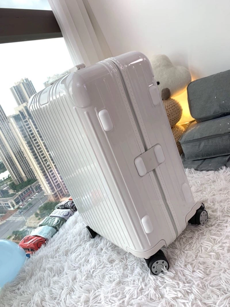 SmoothTexture Rimowa Suitcase 69350