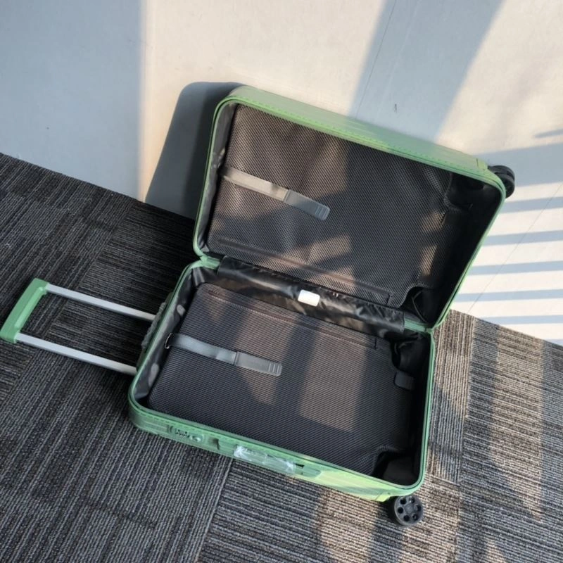 Casual Rimowa Suitcase 69346