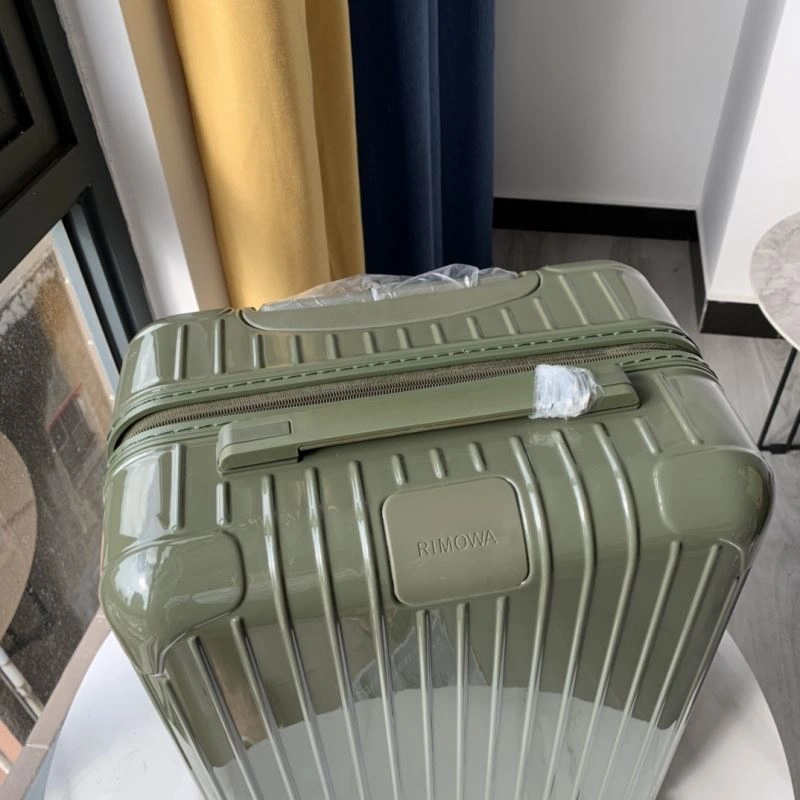Compact Rimowa Suitcase 69378