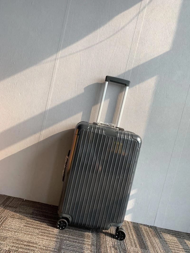Supportive Rimowa Suitcase 69341