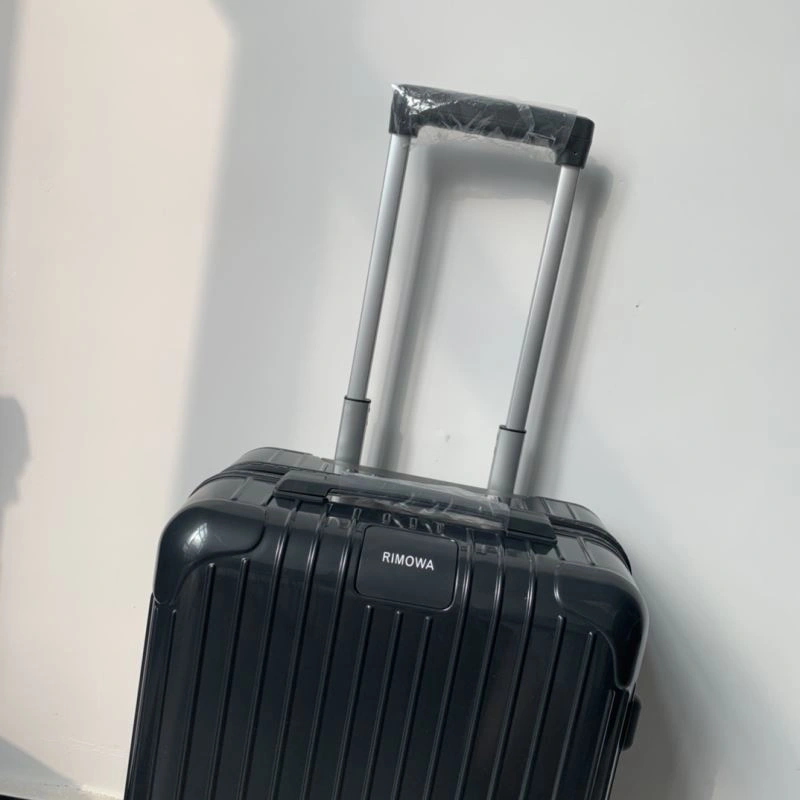 Supportive Rimowa Suitcase 69341