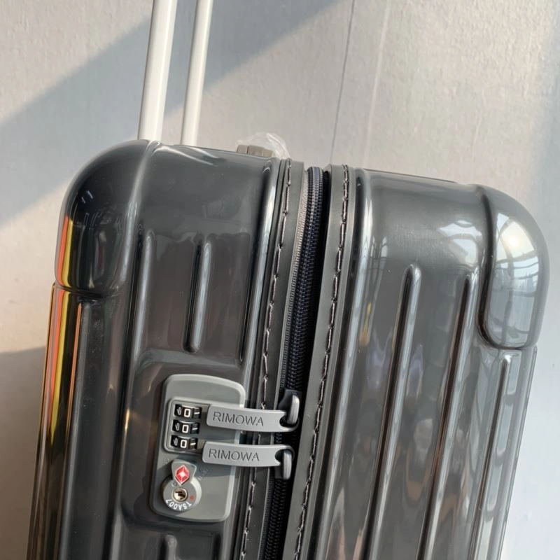 Supportive Rimowa Suitcase 69341