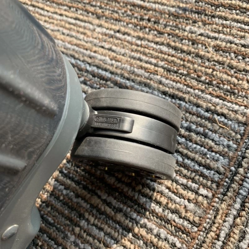 Supportive Rimowa Suitcase 69341