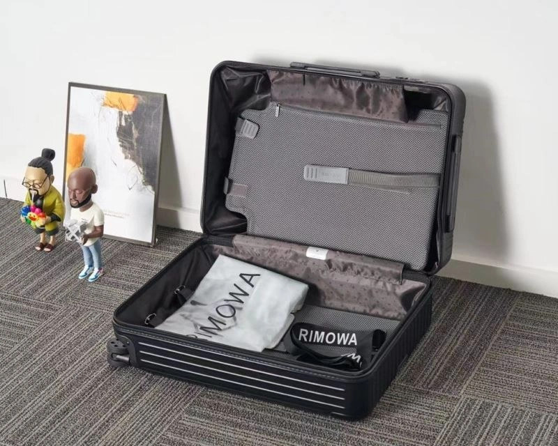 RelaxedFit Rimowa Suitcase 69339