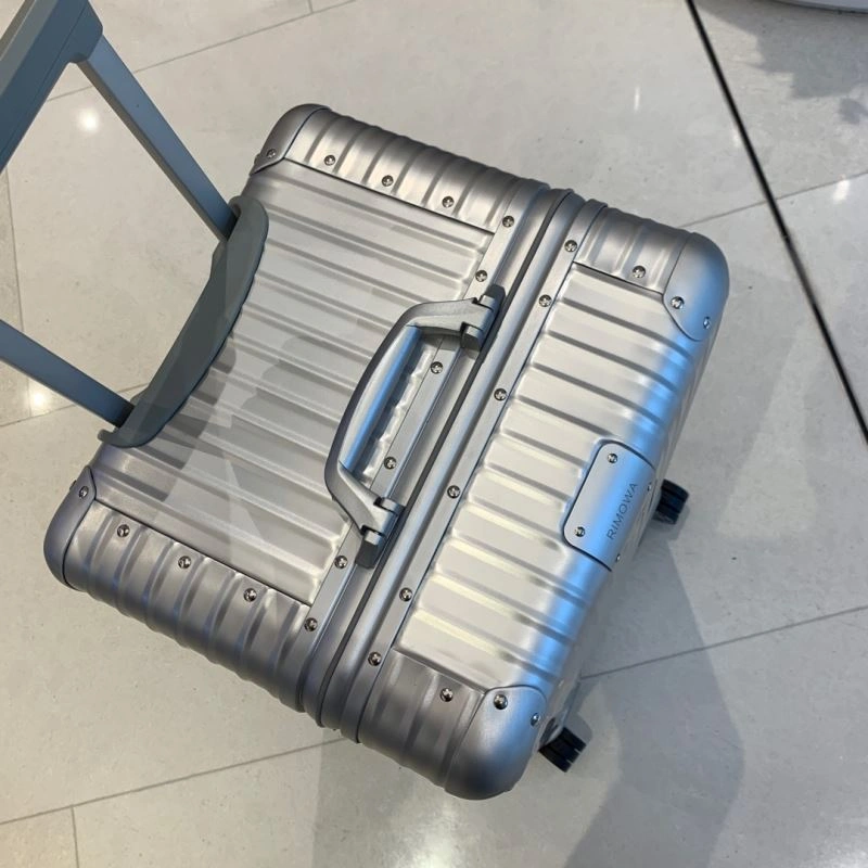 Rimowa Suitcase Supportive 69343