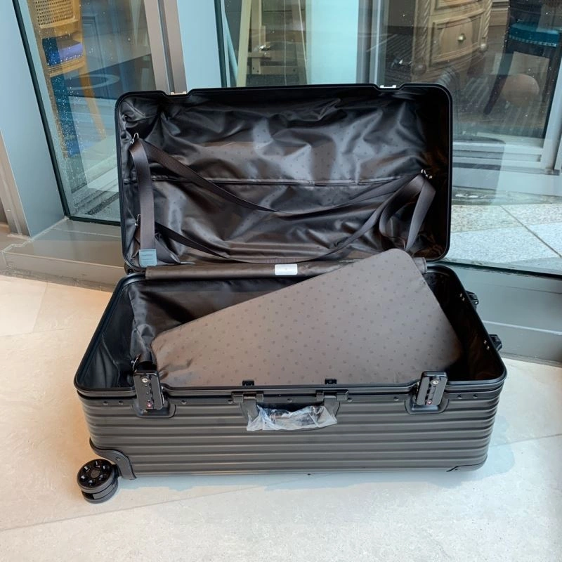 Resilient Rimowa Suitcase 69340