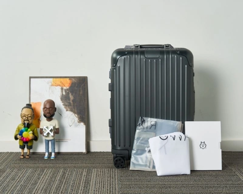 Durable Rimowa Suitcase 69336
