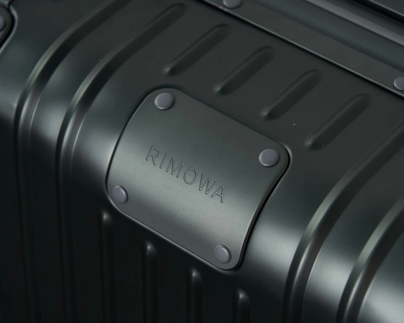Durable Rimowa Suitcase 69336