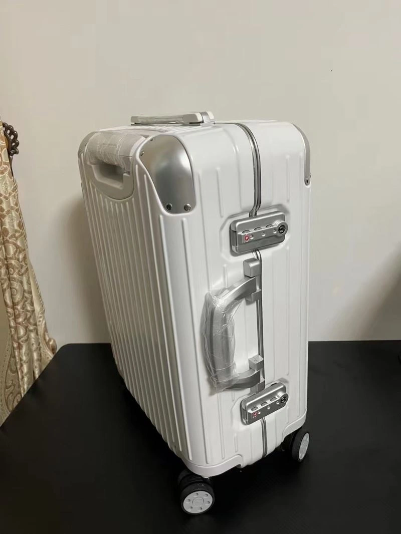 Rimowa Suitcase Attractive 69280