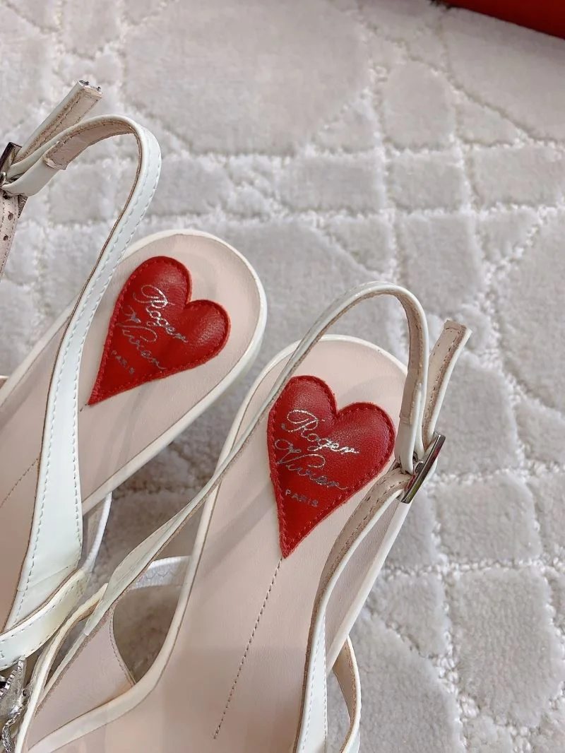 Elegant Roger Vivier Sandals 9108