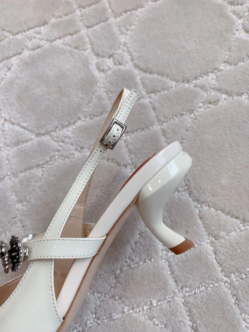 Elegant Roger Vivier Sandals 9108