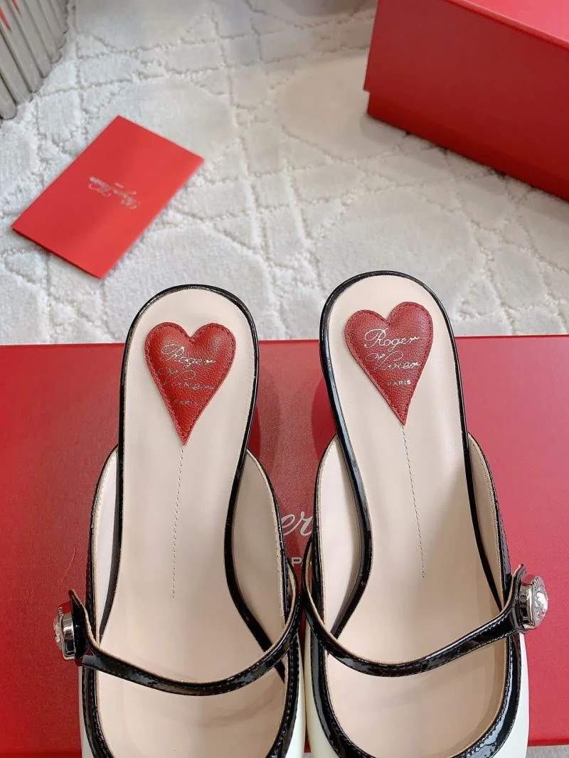 Roger Vivier Sandals TravelReady 9058