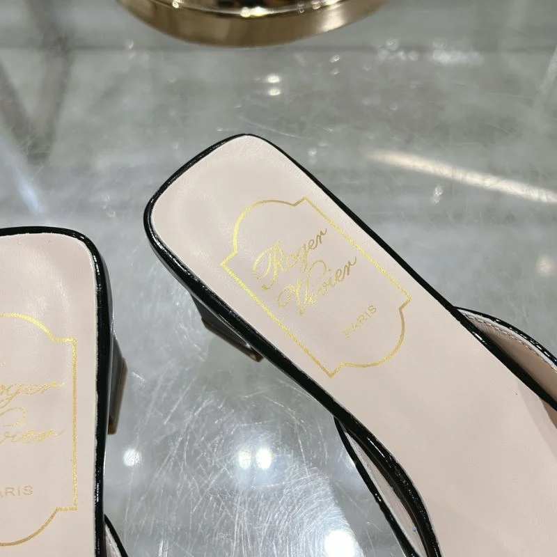 Vibrant Roger Vivier Sandals 9048