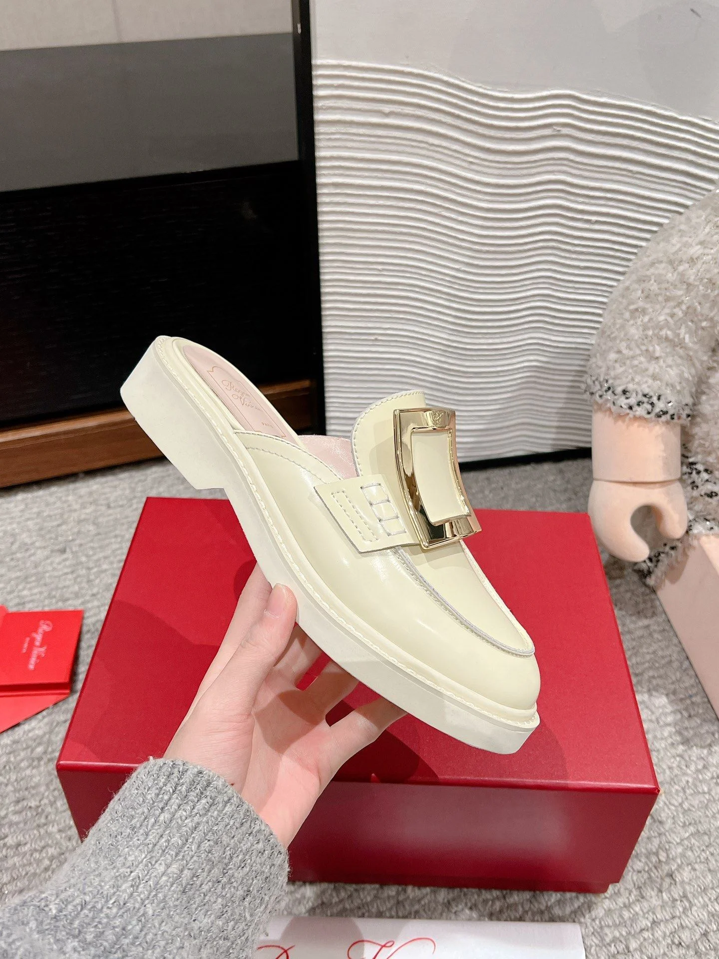 Minimalist Roger Vivier Sandals 5866