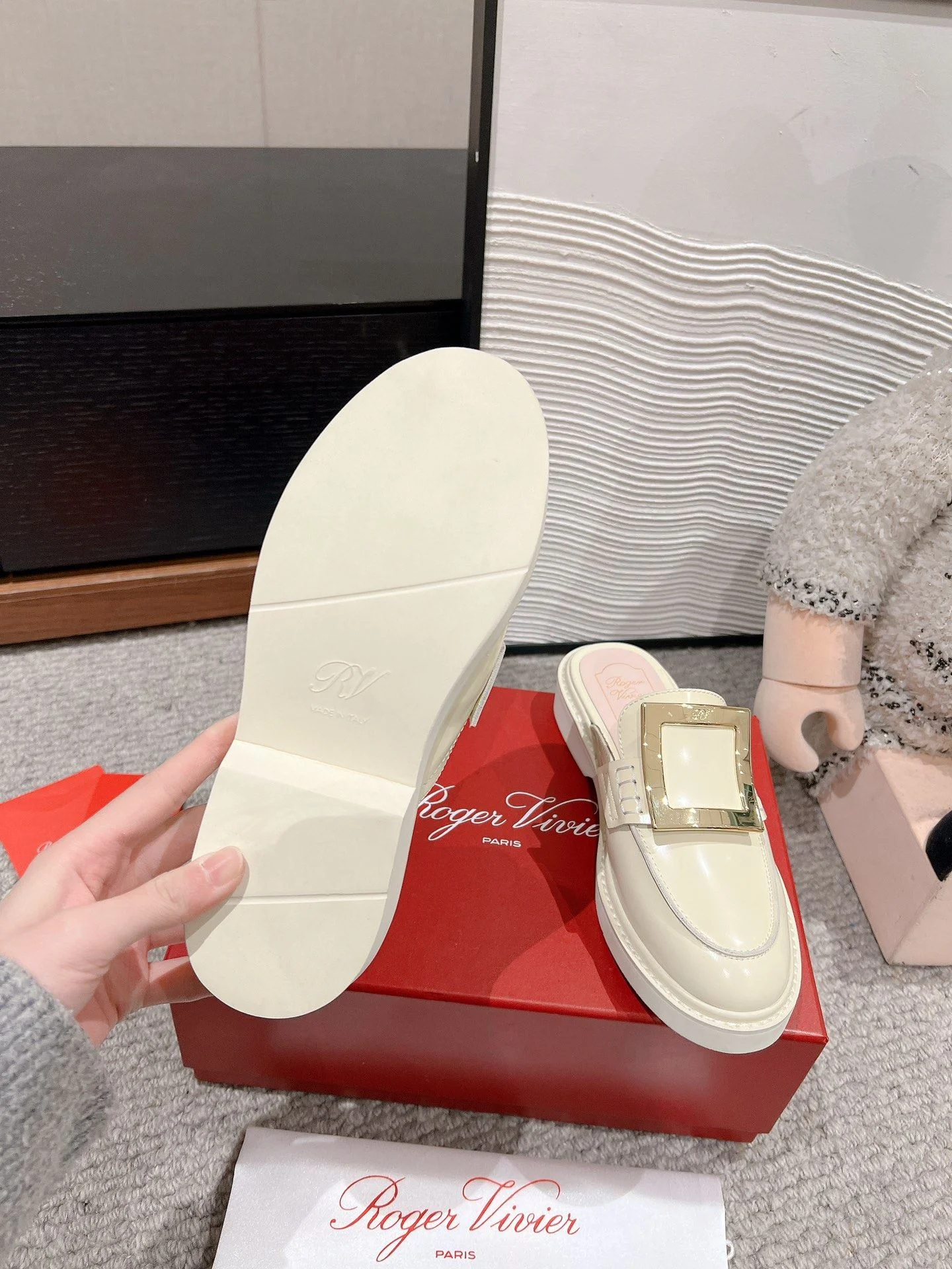 Minimalist Roger Vivier Sandals 5866