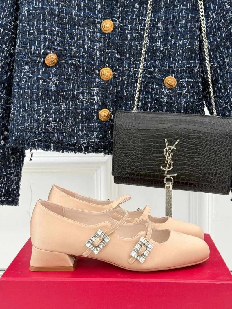 Classic Roger Vivier Shoes 7384