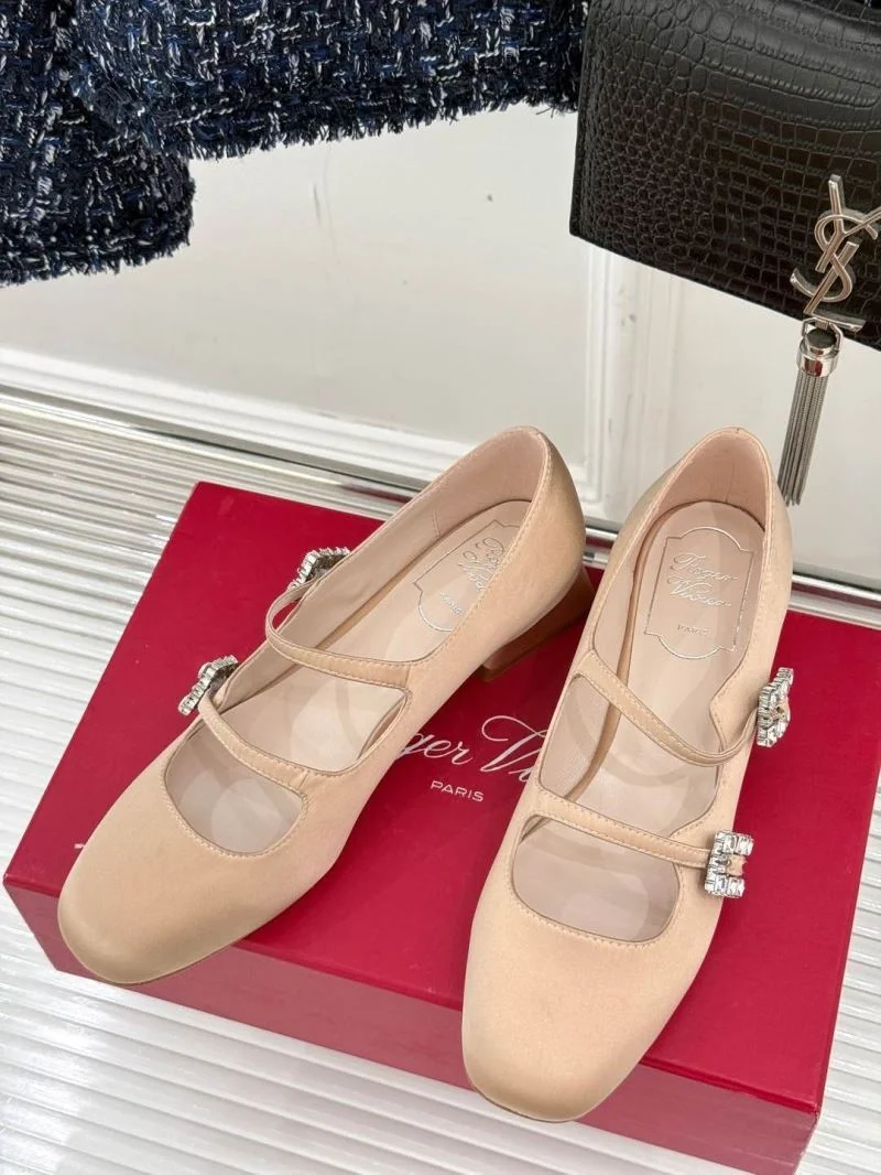 Classic Roger Vivier Shoes 7384