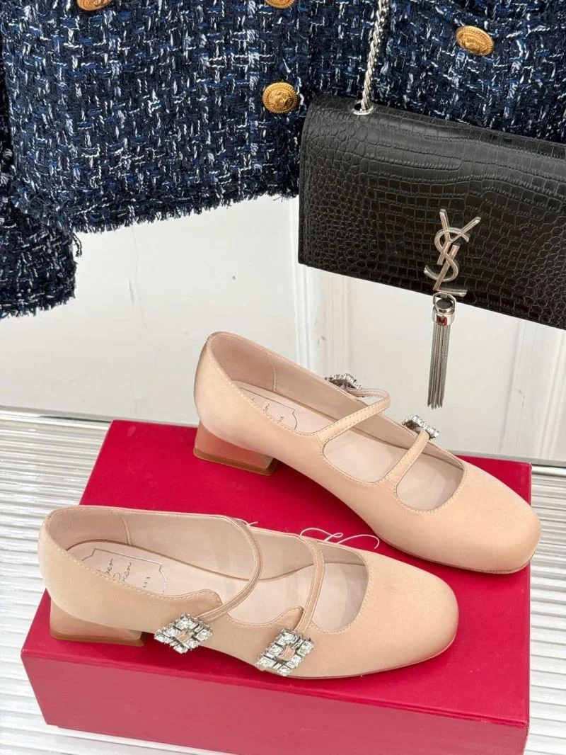 Classic Roger Vivier Shoes 7384