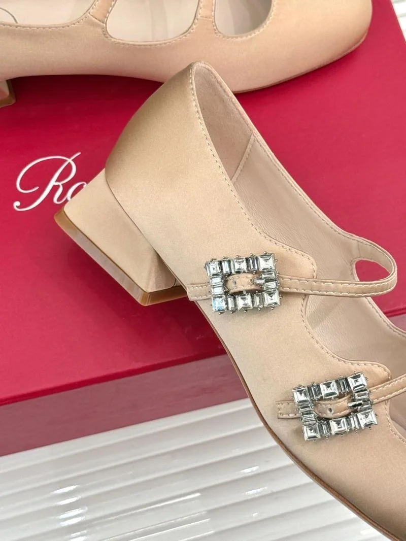 Classic Roger Vivier Shoes 7384