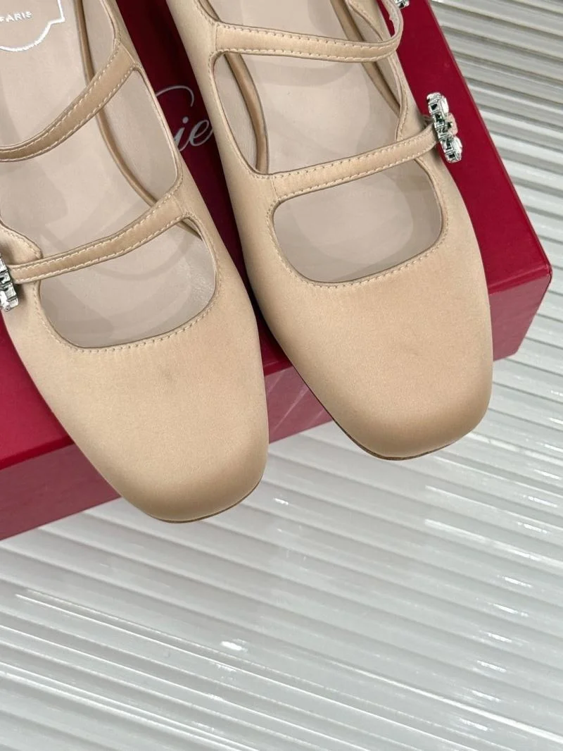 Classic Roger Vivier Shoes 7384