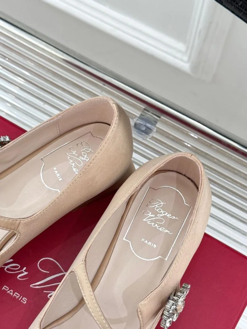 Classic Roger Vivier Shoes 7384
