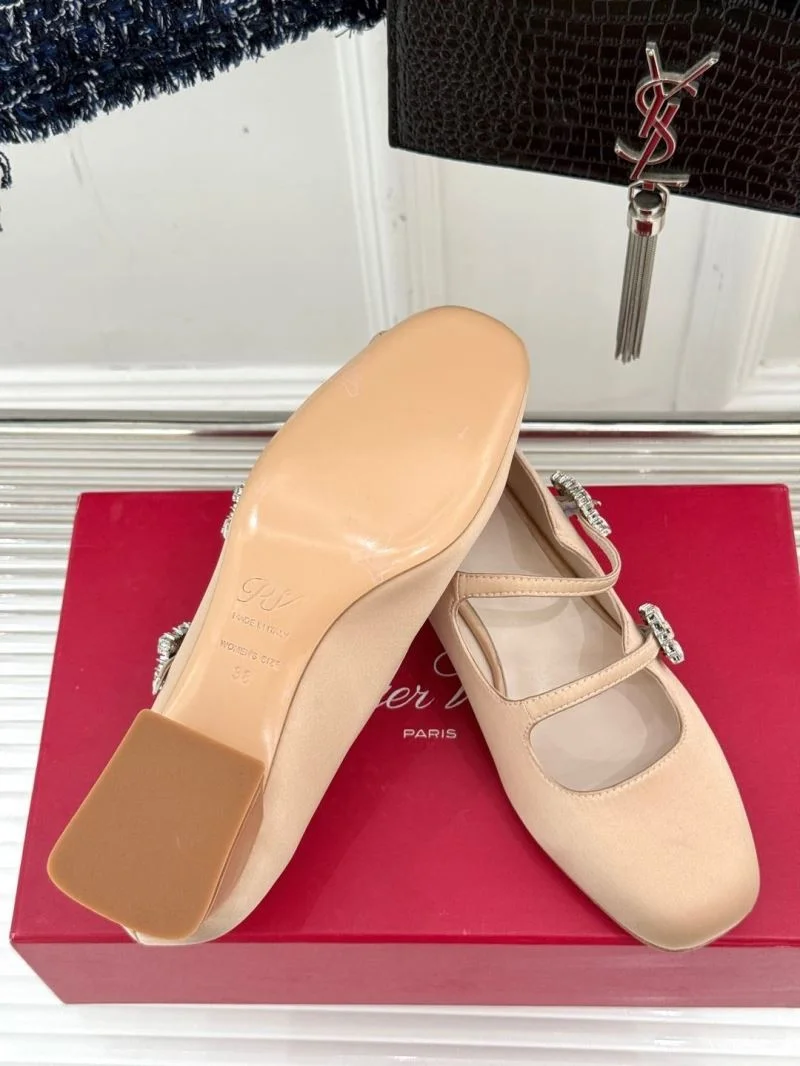 Classic Roger Vivier Shoes 7384