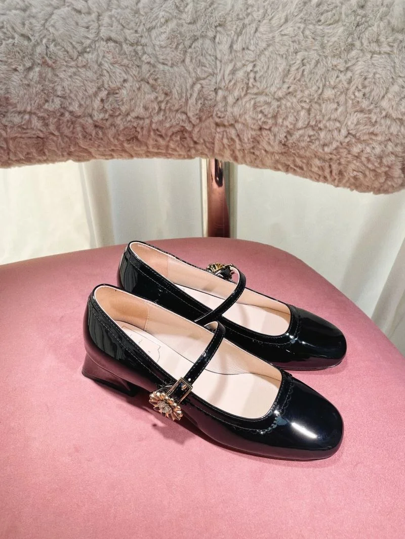 Supportive Roger Vivier Shoes 11427