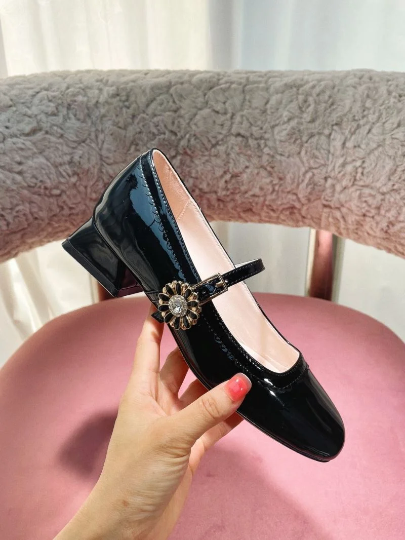 Supportive Roger Vivier Shoes 11427
