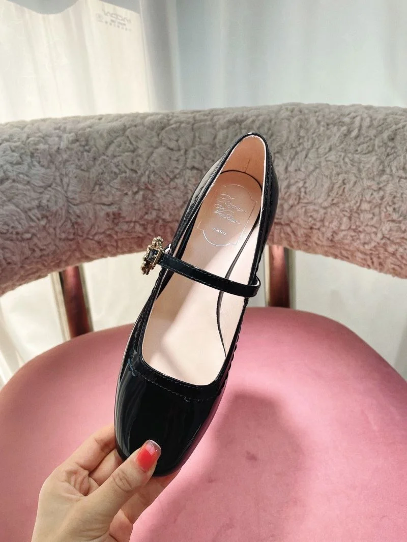 Supportive Roger Vivier Shoes 11427