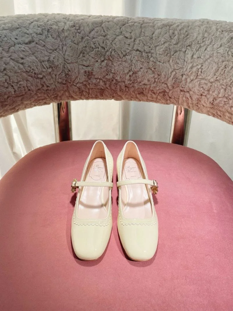 ComfortFit Roger Vivier Shoes 11457