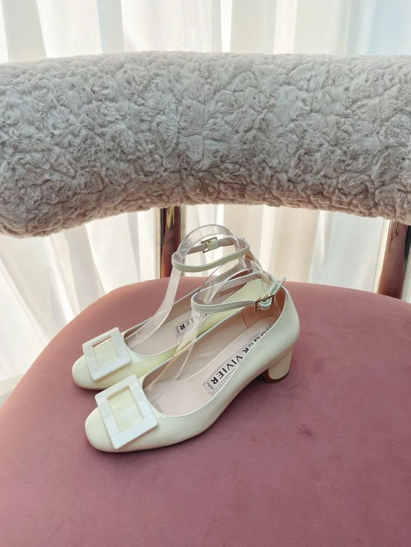 Roger Vivier Shoes Popular 11499