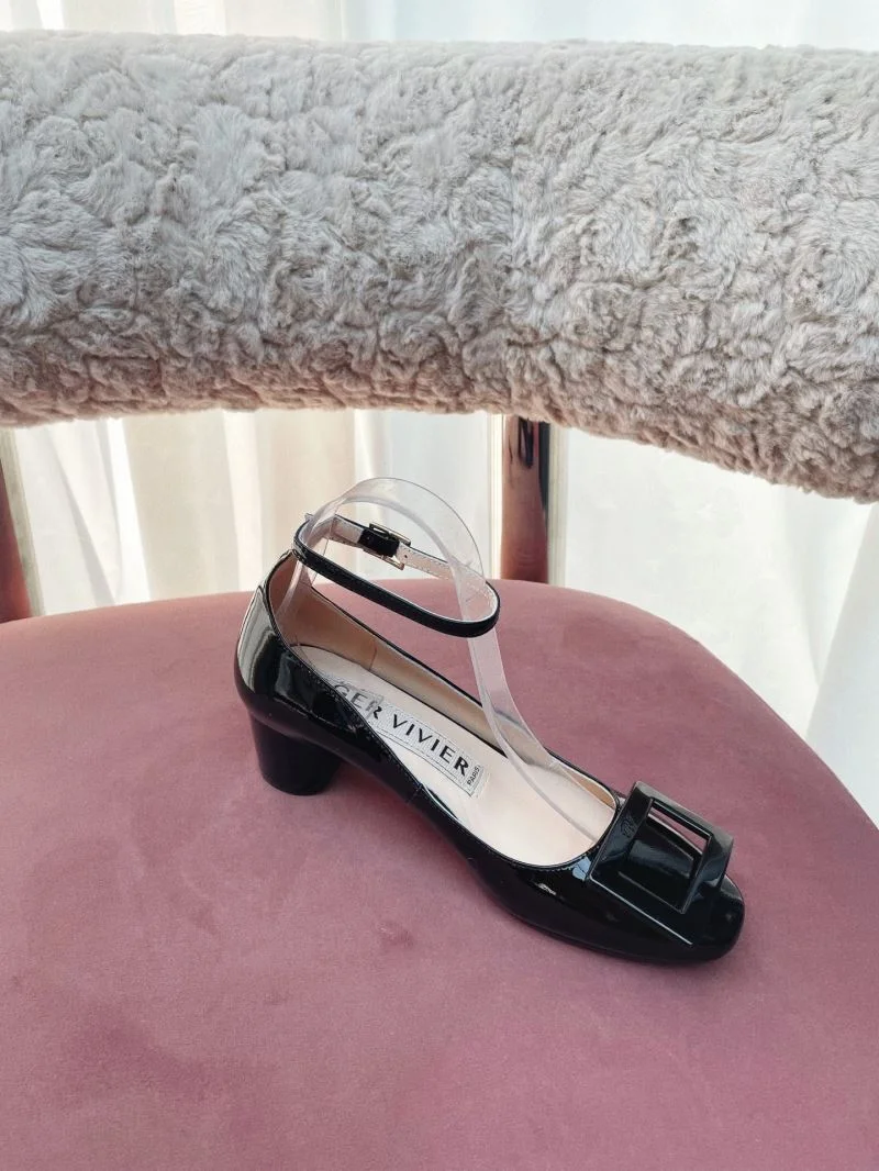 UrbanChic Roger Vivier Shoes 11498