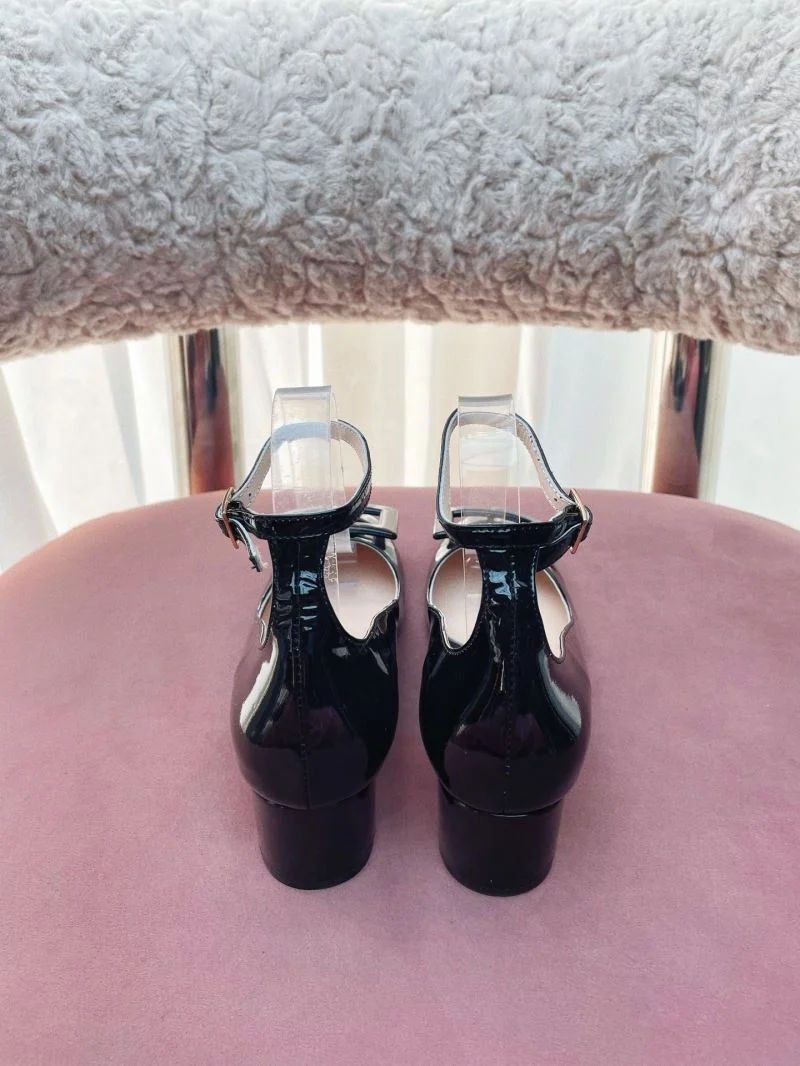 UrbanChic Roger Vivier Shoes 11498