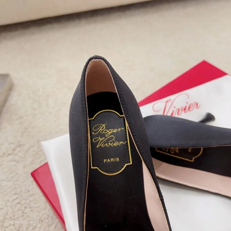 UrbanStyle Roger Vivier Shoes 11353