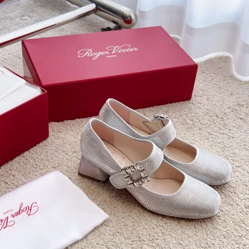 Minimalist Roger Vivier Shoes 11303