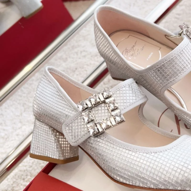 Minimalist Roger Vivier Shoes 11303