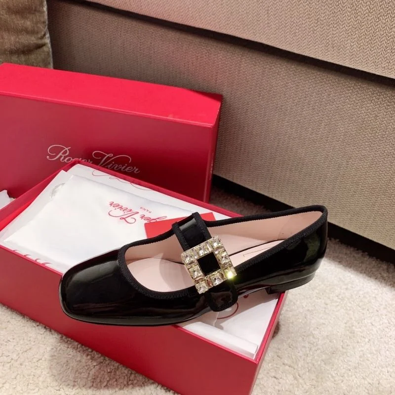 Roger Vivier Shoes Chic 11300