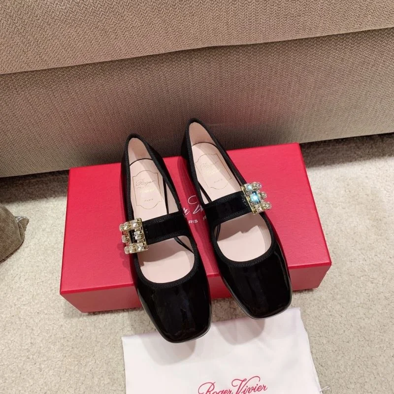 Roger Vivier Shoes Chic 11300