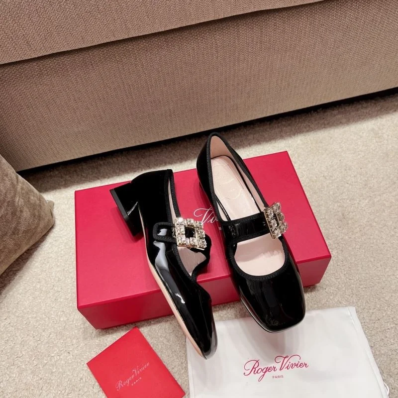 Roger Vivier Shoes Chic 11300