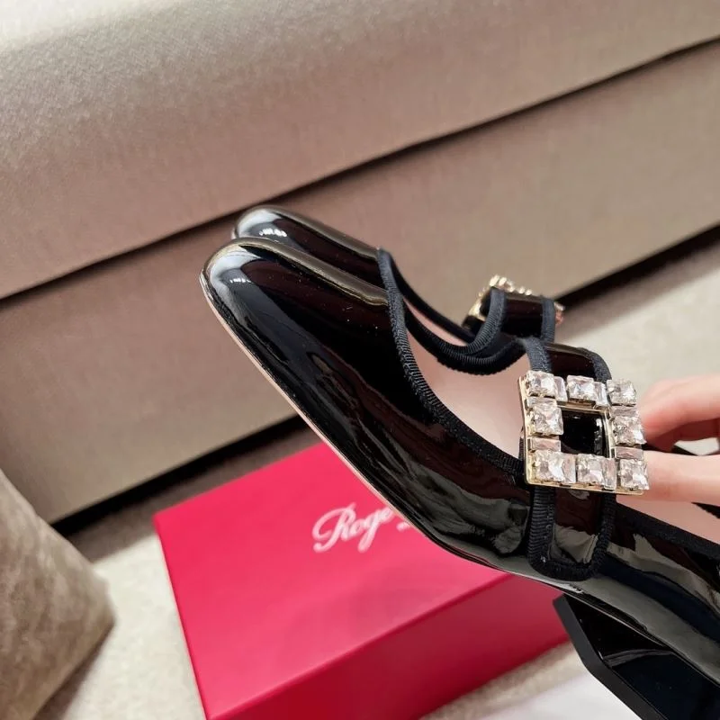 Roger Vivier Shoes Chic 11300